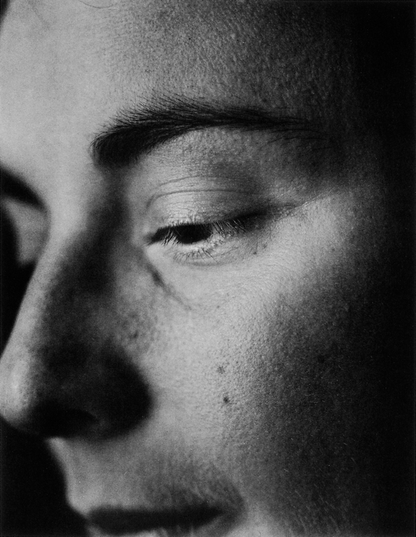 Nicholas Amberg, Sans titres (portraits de la série Atemporal Ground), 1993, épreuves argentiques à la gélatine, 14 x 18 cm chacune. © Nicholas Amberg