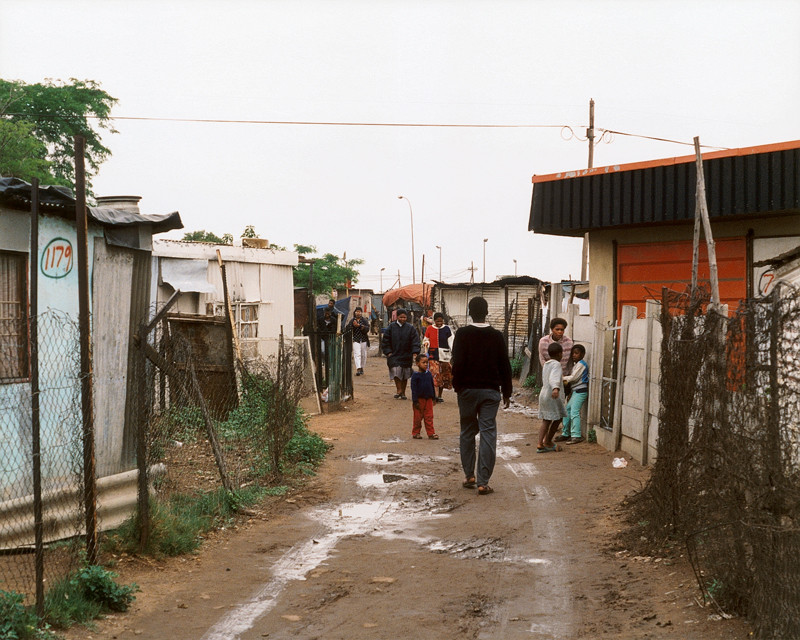 Arni Haraldsson, Untitled (street), 1997–2001, from Soweto, South Africa, 6 colour prints, 61 x 71 cm. © Arni Haraldsson