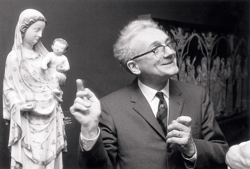 Duncan Cameron, Professor Philippe Verdier, curator of the exhibition Art and the Courts, 1972, National Gallery of Canada, Library & Archives. © Tous droits réservés