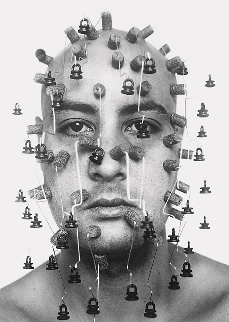 Hicham Benohoud, Version soft, 2003, épreuves argentiques, 80 x 110 cm, gracieuseté de Contretype, Résidences d’artistes à Bruxelles. © Hicham Benohoud