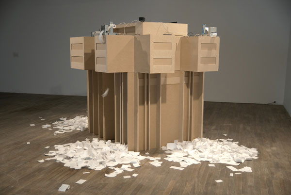 José Carlos Martinat, Stereo Reality Environment 3: Brutalismo, 2007, installation interactive, coll. du Tate Modern, photo : Paul Litherland. © Tous droits réservés