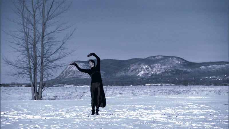 Mario Côté, Françoise Sullivan, Les Saisons Sullivan : Danse dans la neige, 2007, vidéo / video HD, 48 min, v.o. fr. (direction photo / photo director, Steeve Desrosiers). © Tous droits réservés