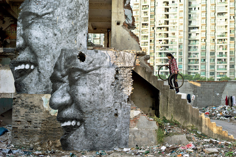 JR, série / series Shanghai – The Wrinkles of the City / Les sillons de la ville, 2010, photos : L’agence Vu’