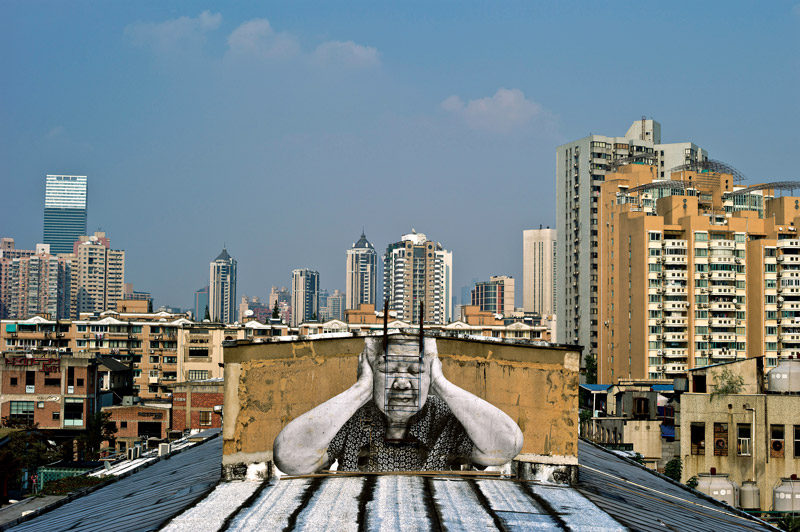 JR, série / series Shanghai – The Wrinkles of the City / Les sillons de la ville, 2010, photos : L’agence Vu’