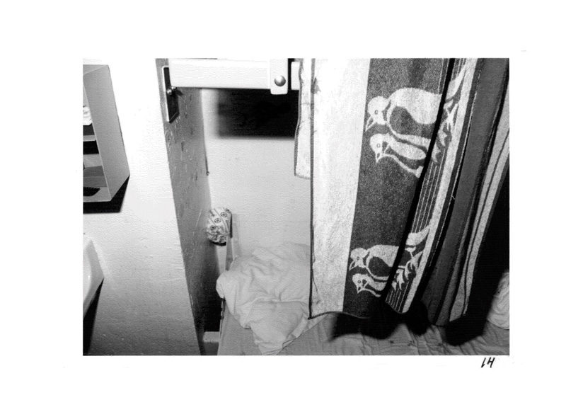 Emmanuel Léonard, # 14, de la série / from the series Homicide, détenu vs détenu, archives du Palais de justice de la ville de Québec, 2010, impression jet d’encre / inkjet print, 37 cm x 33 cm. © Emmanuel Léonard