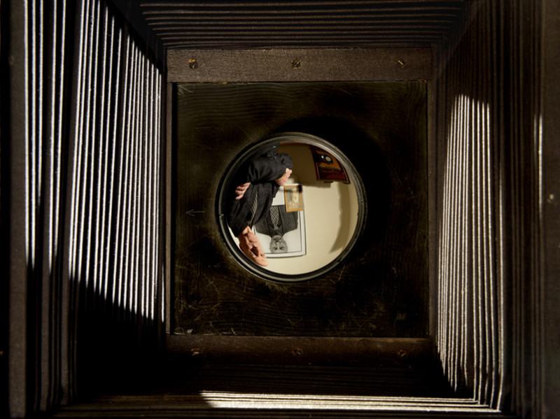 Chuck Samuels et Gabor Szilasi, Dans l’œil de l’autre, 2013, diptyque, boîtes lumineuses, impression sur film rétroéclairé, 166 x 123 cm chacune / each