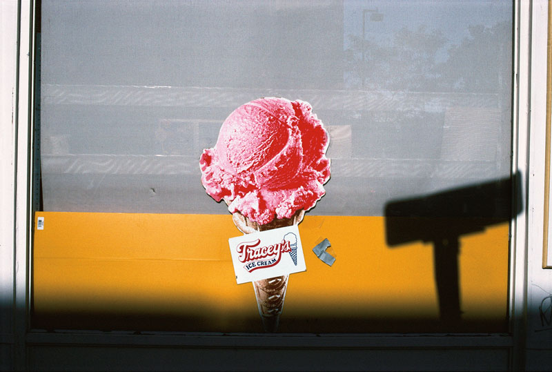 Robert Walker, Tracey’s Ice Cream, rue Ontario, 2003