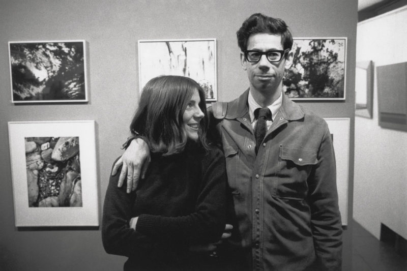 Photographer unknown / Photographe inconnu (Sam Tata ?), Doreen Lindsay and Gabor Szilasi at the opening of the Jeremy Taylor exhibition at Studio 23, Montreal, November 1969 / Doreen Lindsay et Gabor Szilasi au vernissage de l’exposition de Jeremy Taylor au Studio 23, Montréal, novembre 1969