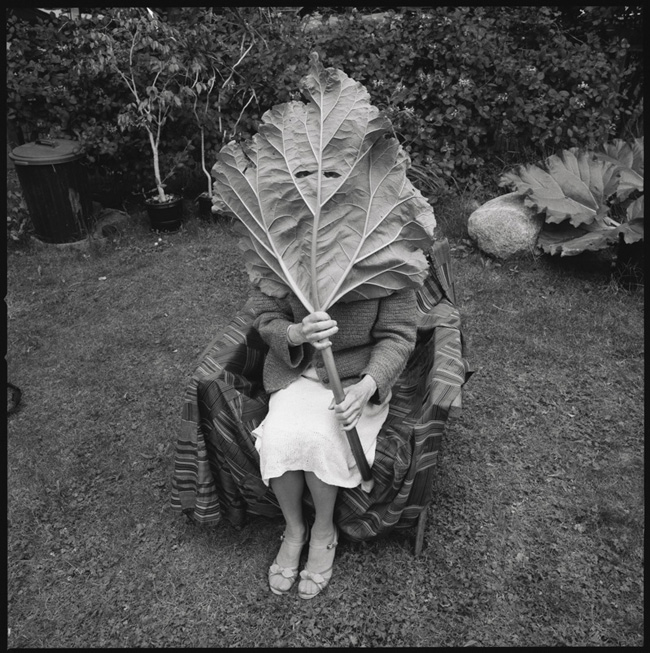 Unknown photographer, <em>Last Known Photograph of Natalie Brettschneider</em>, Vancouver, détail/detail, 1986, impression jet d’encre archive à partir d’un négatif original / archival inkjet print from original negative 43 x 43 cm, Carol Sawyer / Natalie Brettschneider Archive