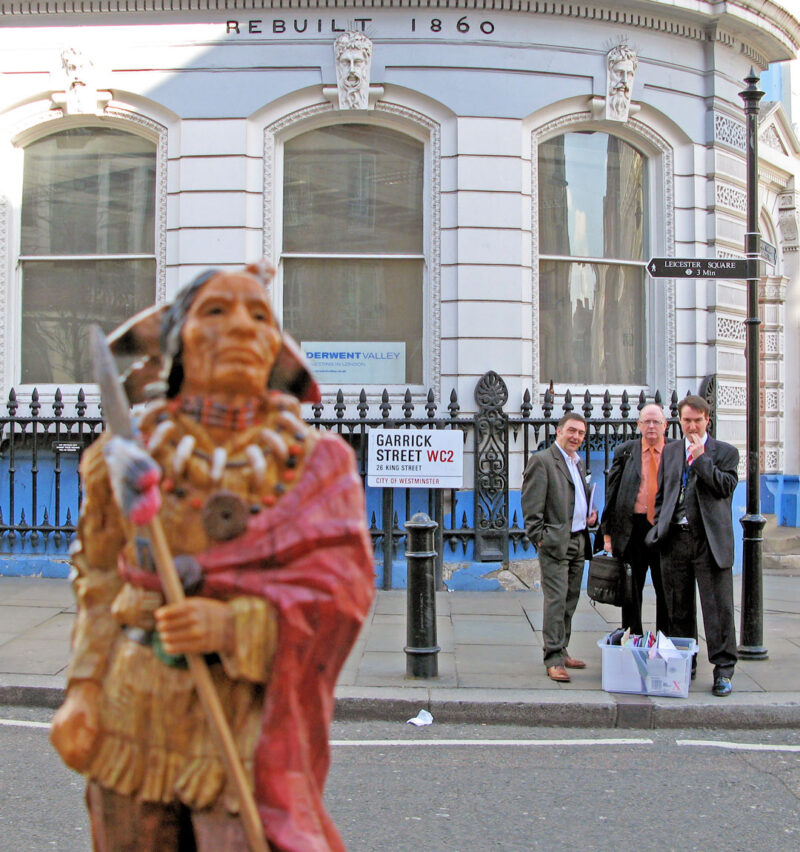 Jeff Thomas, London, UK, Chief Red Robe on King Street to Covent Garden, 2006