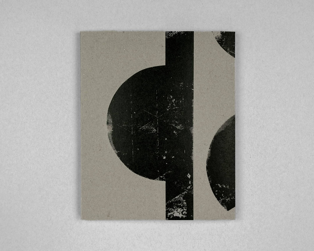 Cristian Ordóñez, Frequency, Toronto, autoédition, 2023, 72 p., 22 x 27 cm, couverture souple, reliure cousue exposée